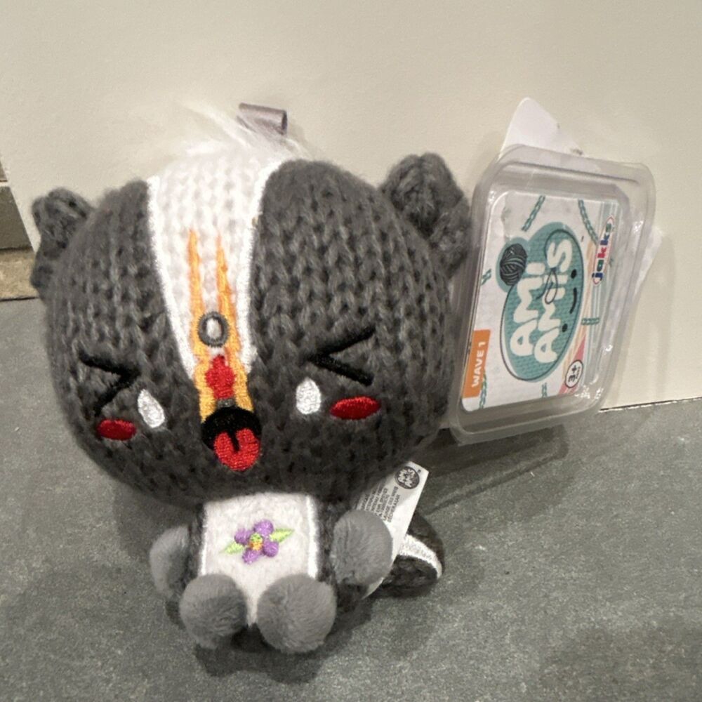 JAKKS Rare Pacific Ami Amis Wave 1 Skunk Theo Plush Doll Gray White Small